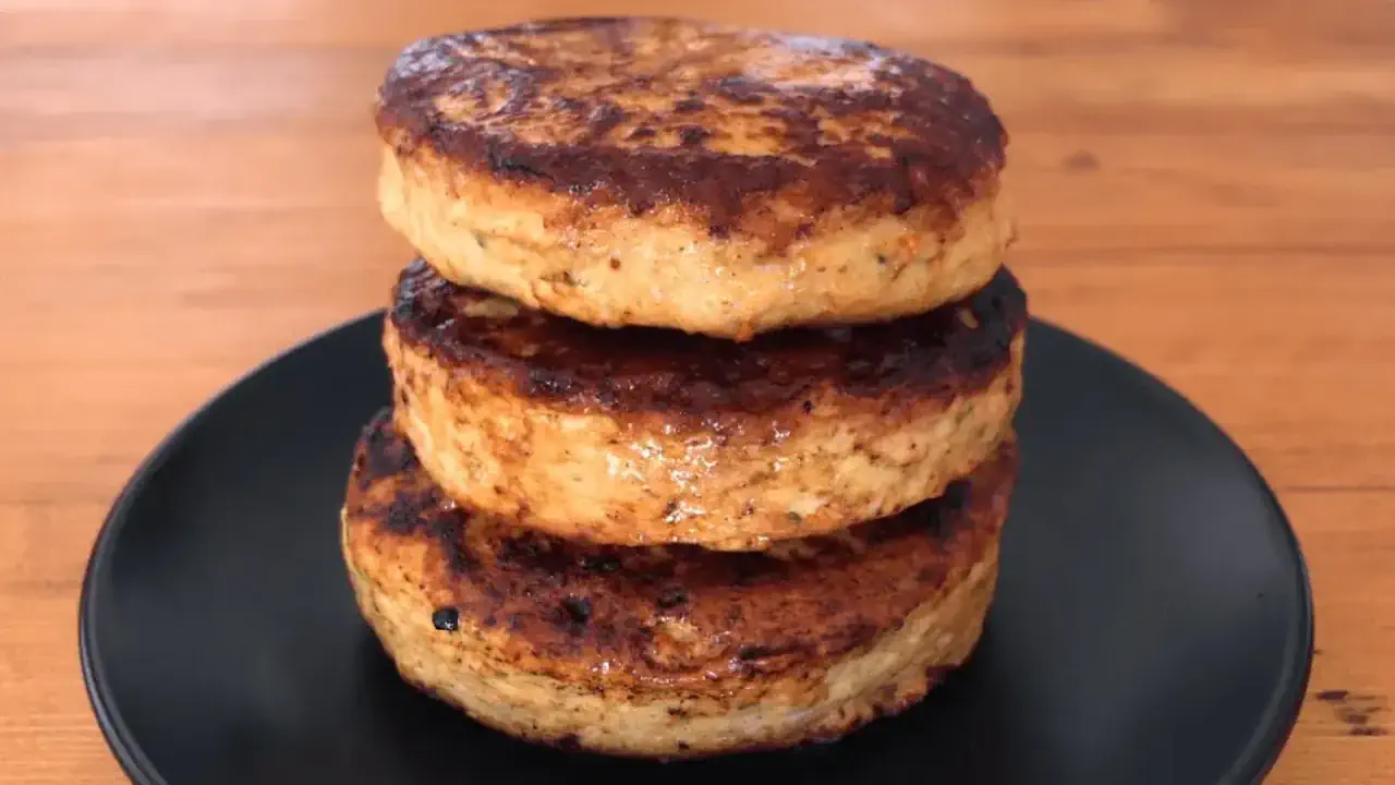 hambúrguer de frango com bacon